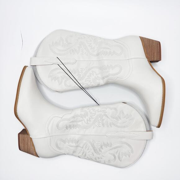 NWT Arula Amaya White Faux Leather Tall Knee High Wide Calf Cowboy Western Boots - Picture 9 of 14